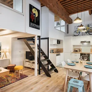 Dify Bear & Co - De Apartment